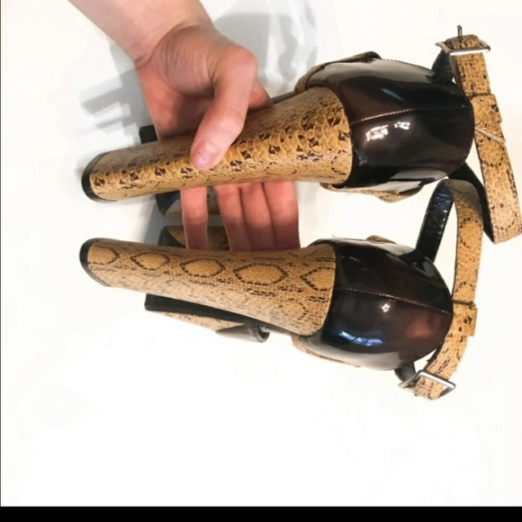 Maroon Snakeskin Platform Chunky Heels - Picture 3 of 5